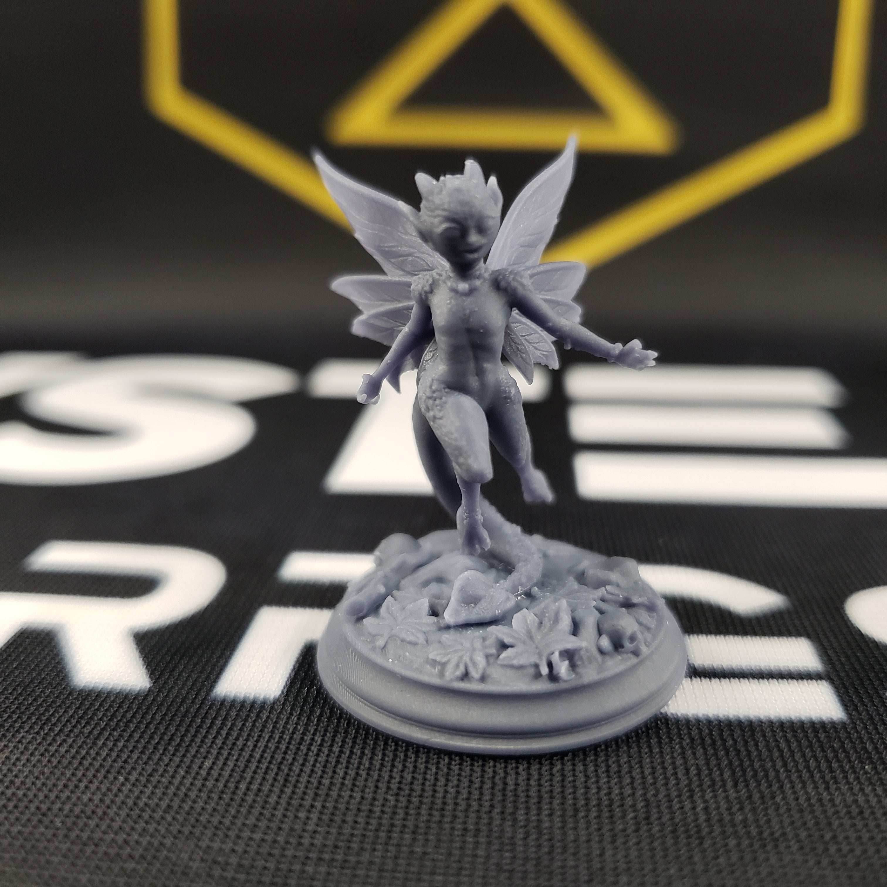 Syldi, Feral Faeries - 32mm Scale / A - Seated
