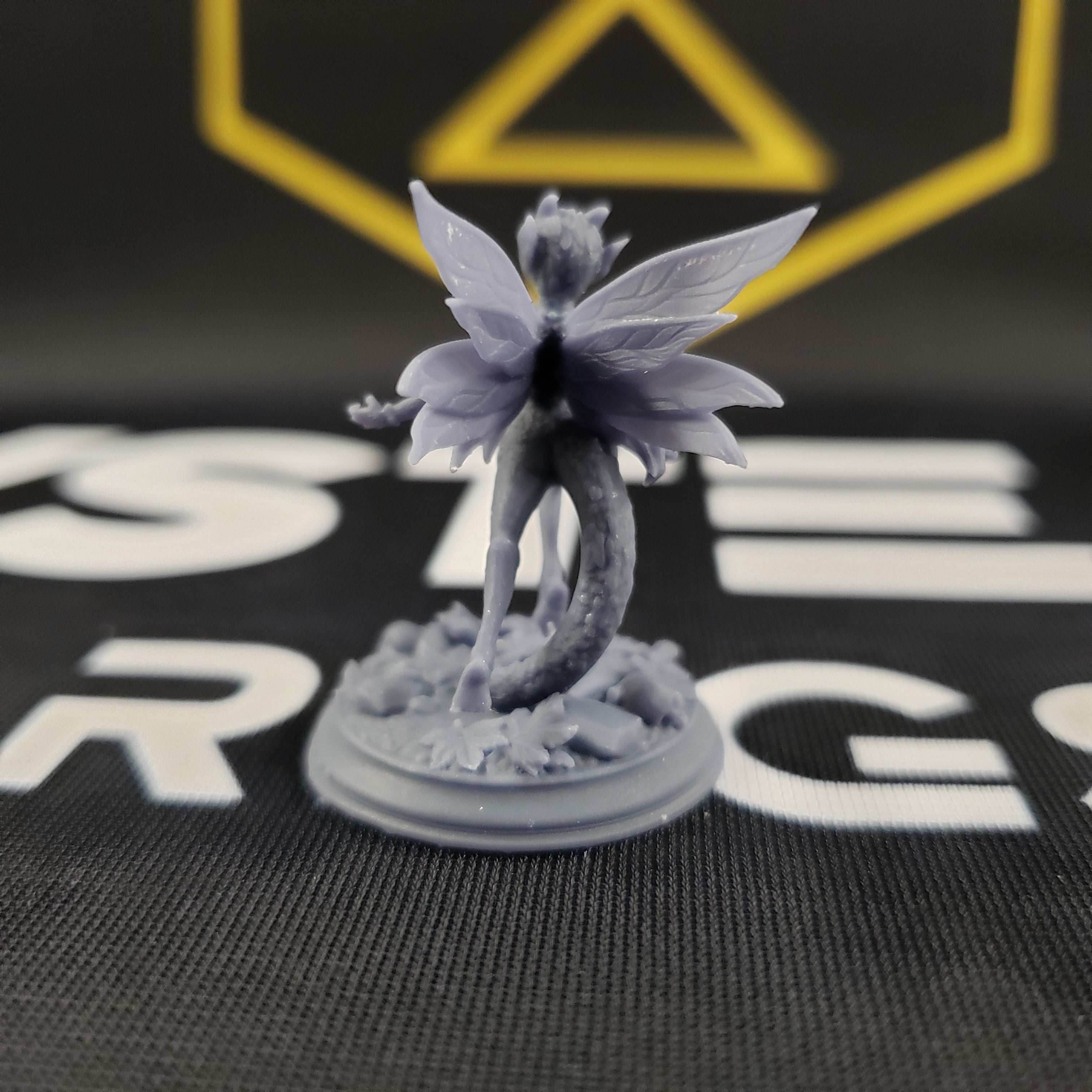 Syldi, Feral Faeries - 32mm Scale / A - Seated
