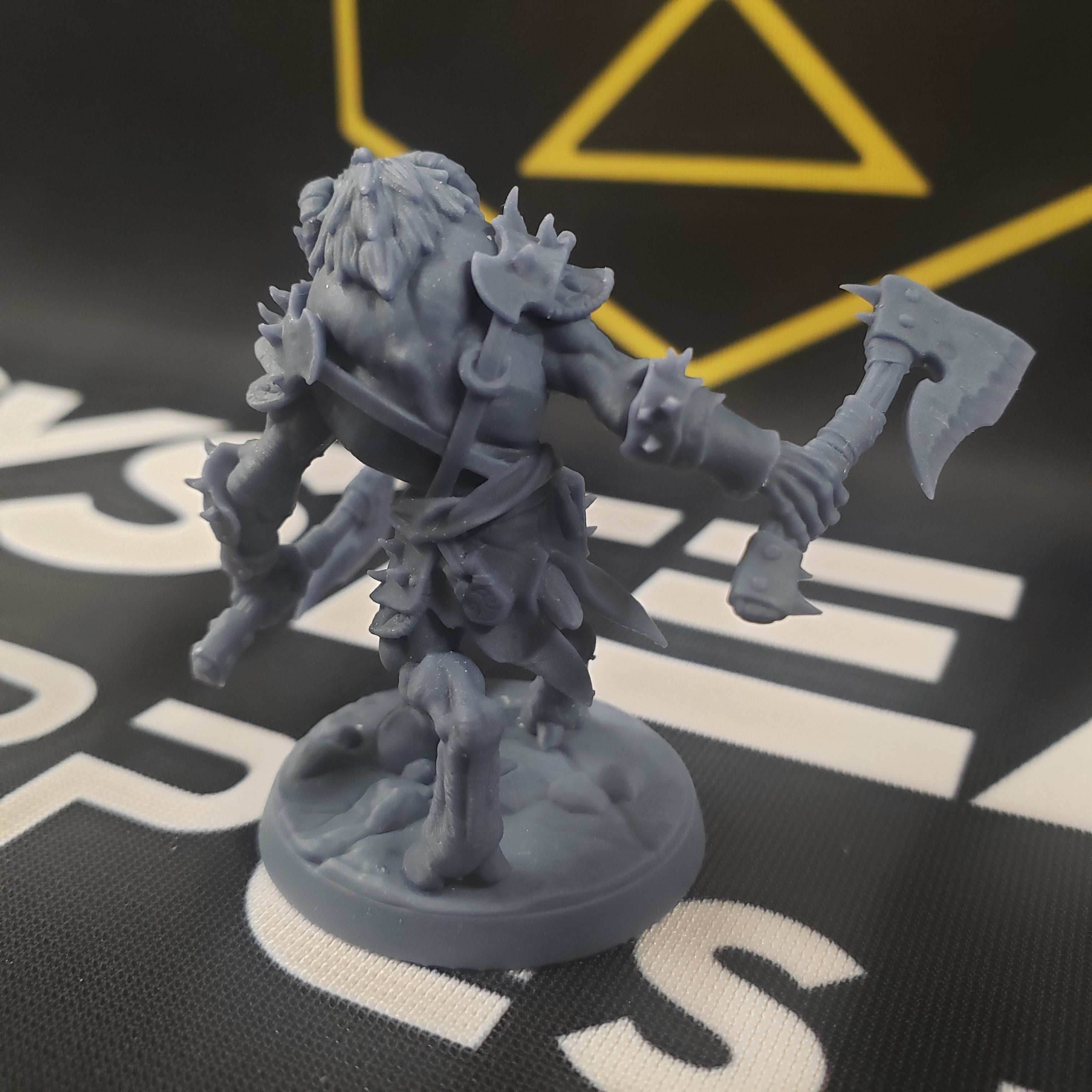 Gobor Warrior - Sculpt C (Male Capra Fighter) - With Helmet / Axe / Axe