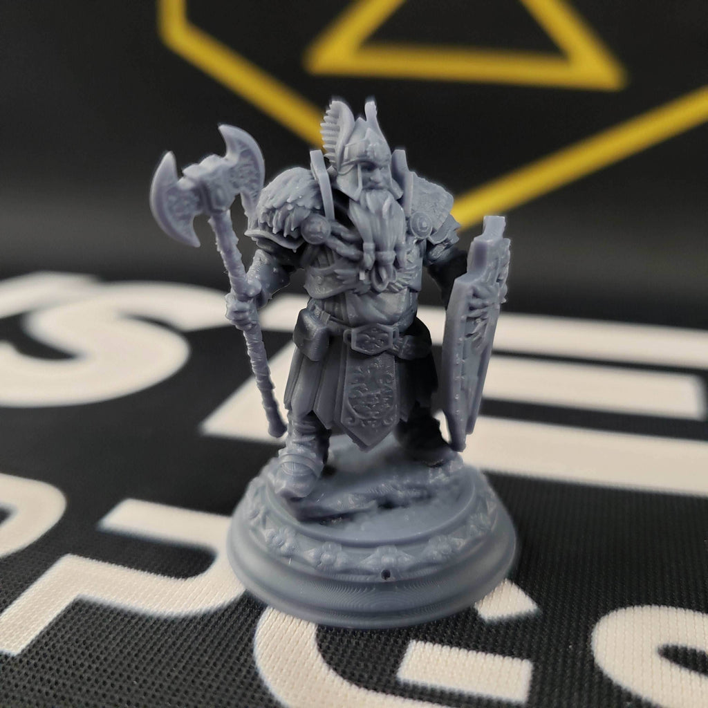 Tors of Delvdor, Dwarven Cleric of Life & Glory (Male Dwarf Cleric) - 32mm Scale