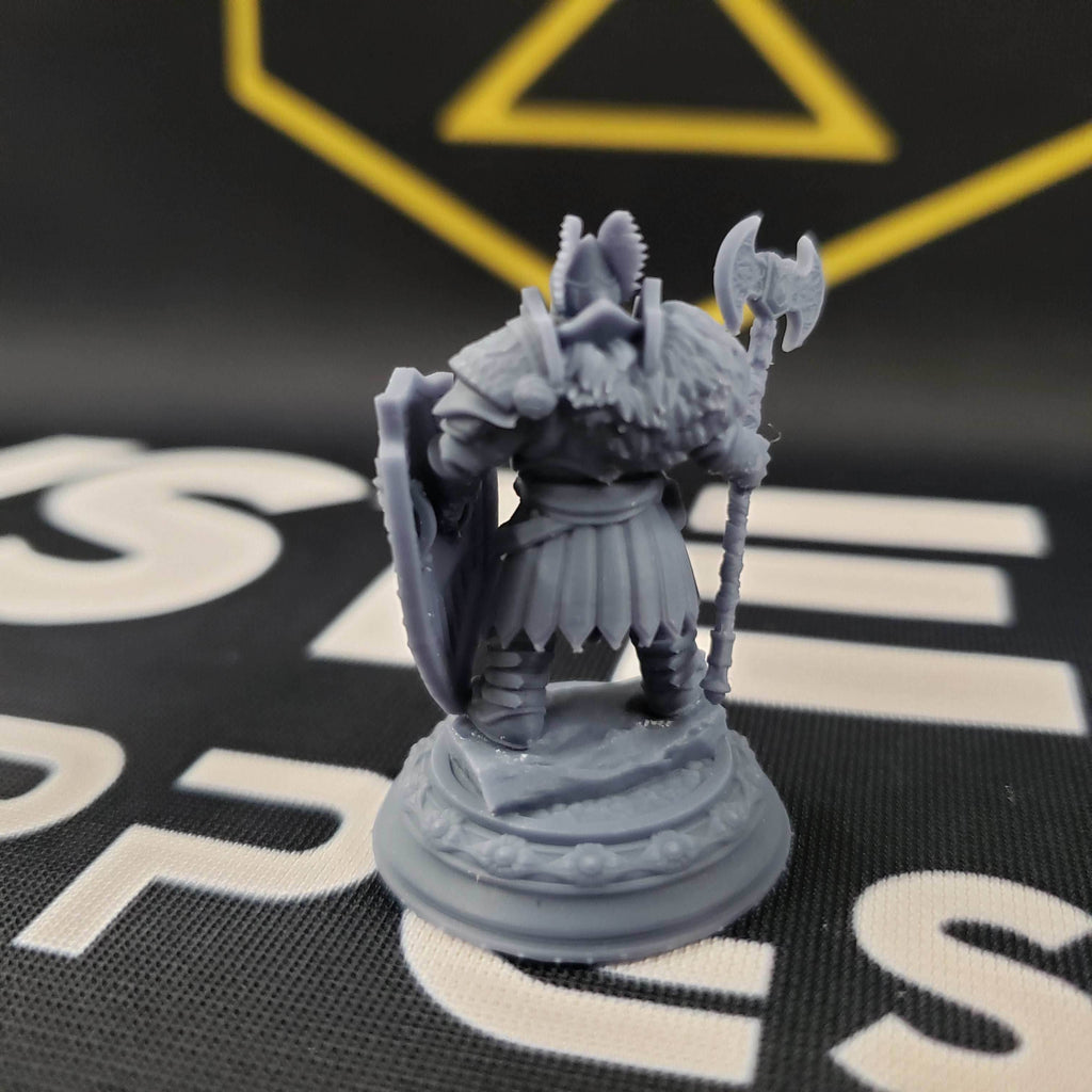 Tors of Delvdor, Dwarven Cleric of Life & Glory (Male Dwarf Cleric) - 32mm Scale