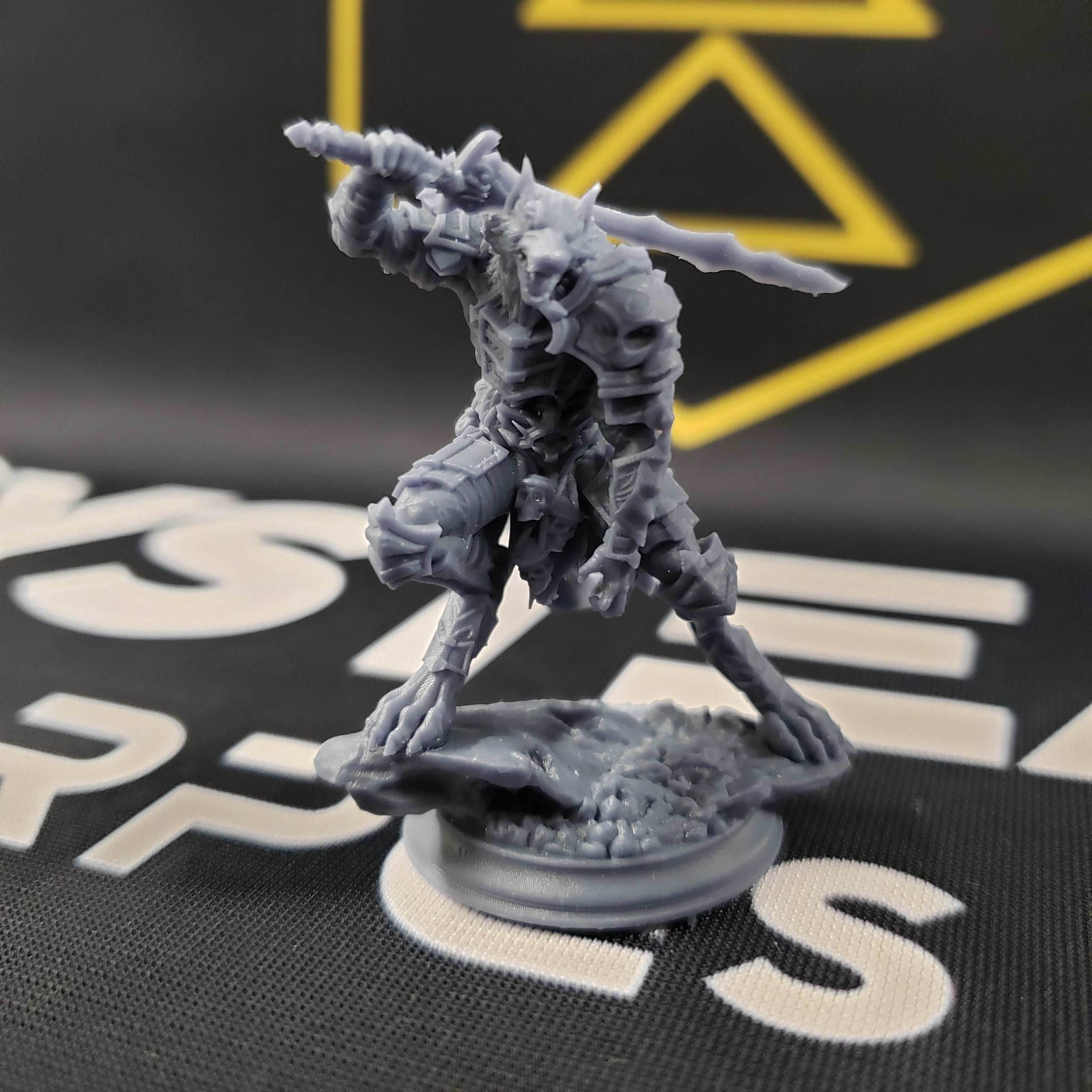 Corsicus, Werewolf Knight (Male Werewolf Paladin) - 32mm Scale