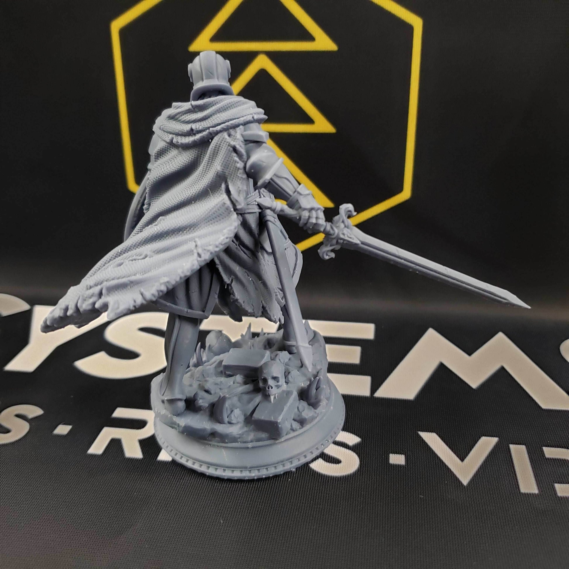Leopold the Undying (Cursed Male Human Paladin) - 32mm Scale