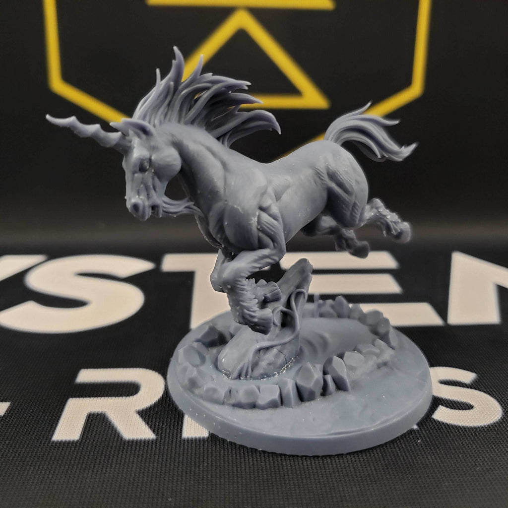 Tempest the Celestial Steed (With or Without Rider) - Pegasus / No Rider (Wild)