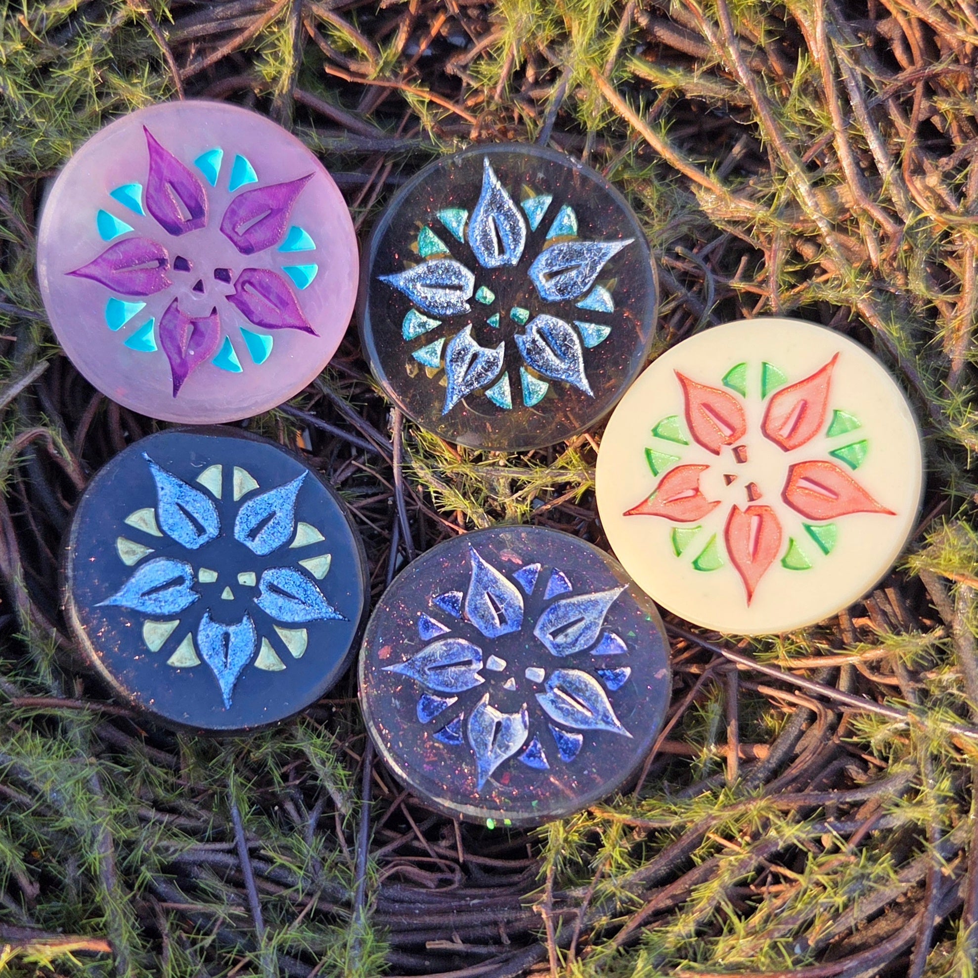 'Peace OR Poison' Handmade Resin Rainbow Shimmery D2 Gaming TTRPG Chance Flip