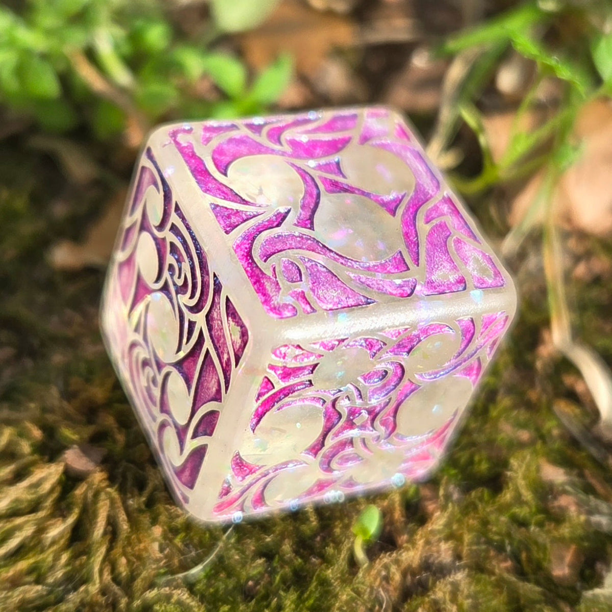 'Making Waves' Handpainted Handmade Colorshifting Resin Pipped Oversized D6 Polyhedral Gaming Dice