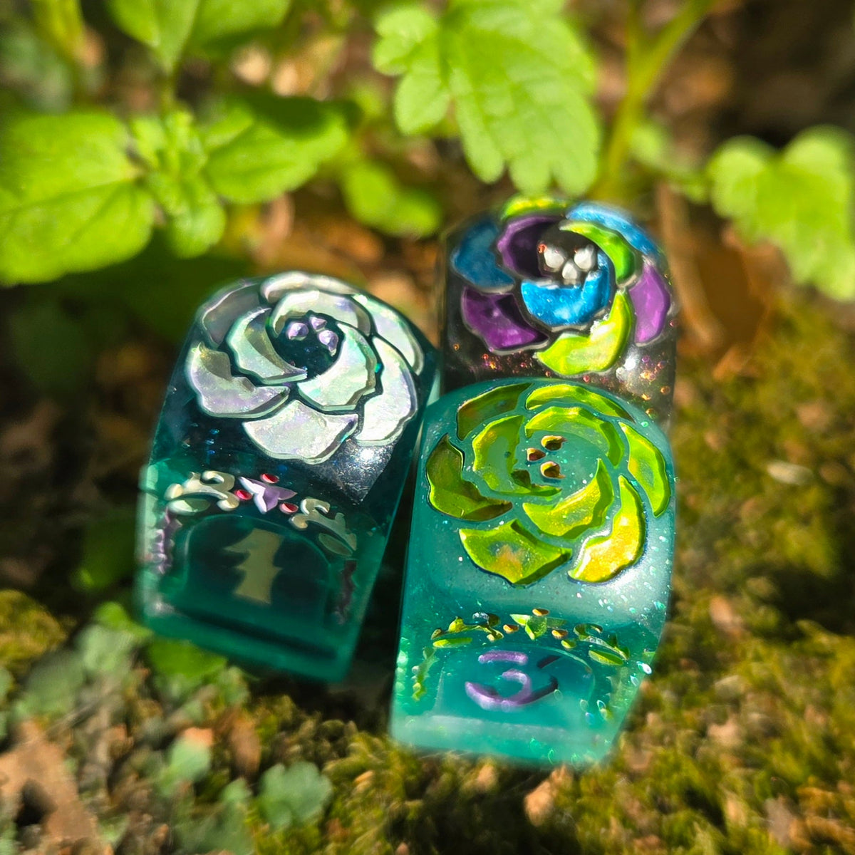 'Beyond the Grave' Handmade Resin OOAK Individual Alternative Grave Floral Skull Shaped Style D4 TTRPG Gaming Dice
