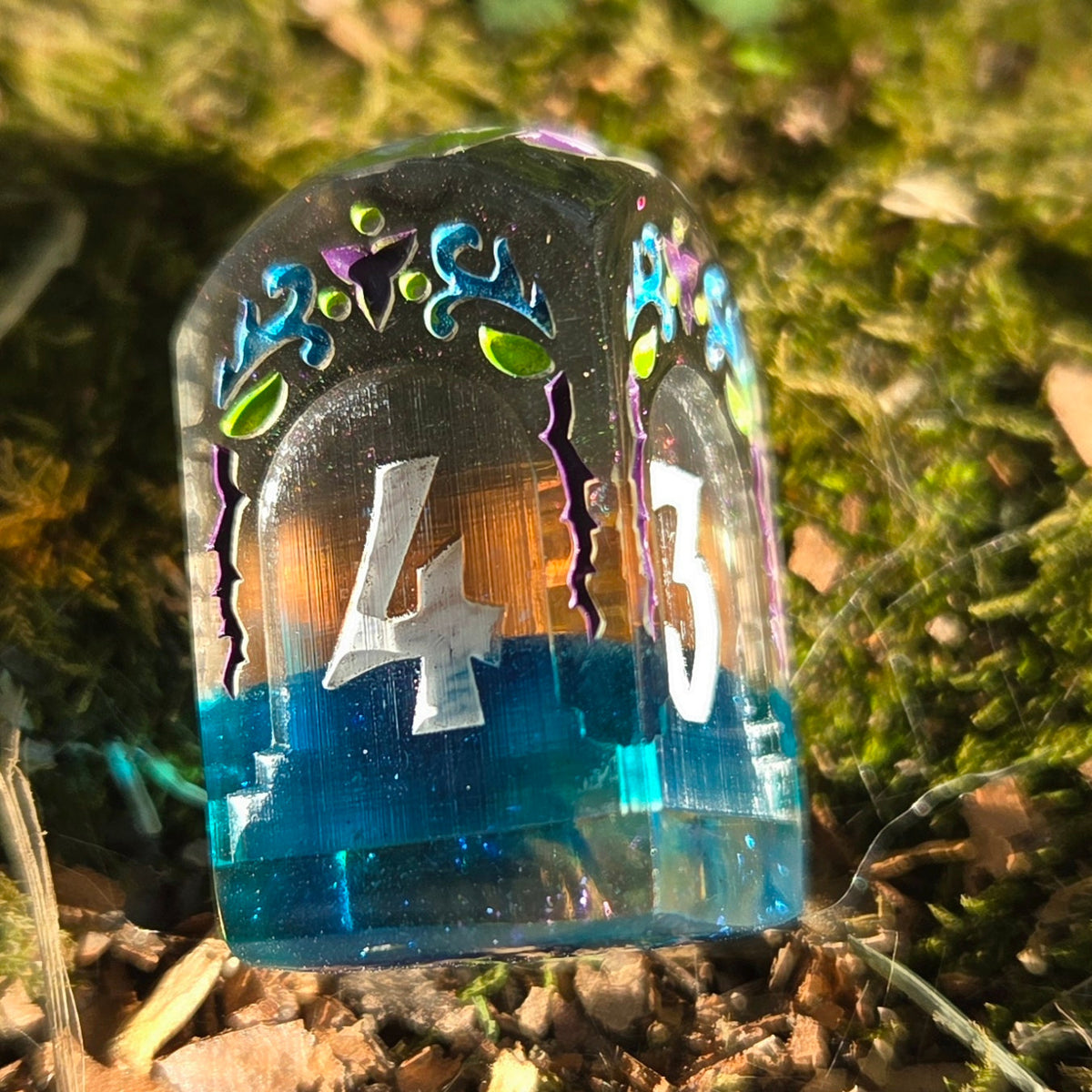 'Beyond the Grave' Handmade Resin OOAK Individual Alternative Grave Floral Skull Shaped Style D4 TTRPG Gaming Dice