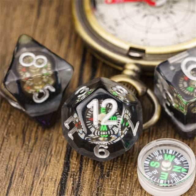 Compass Dice 7-Dice Set Clear w/ Moving Compass Inside Glitter Base Dnd - 