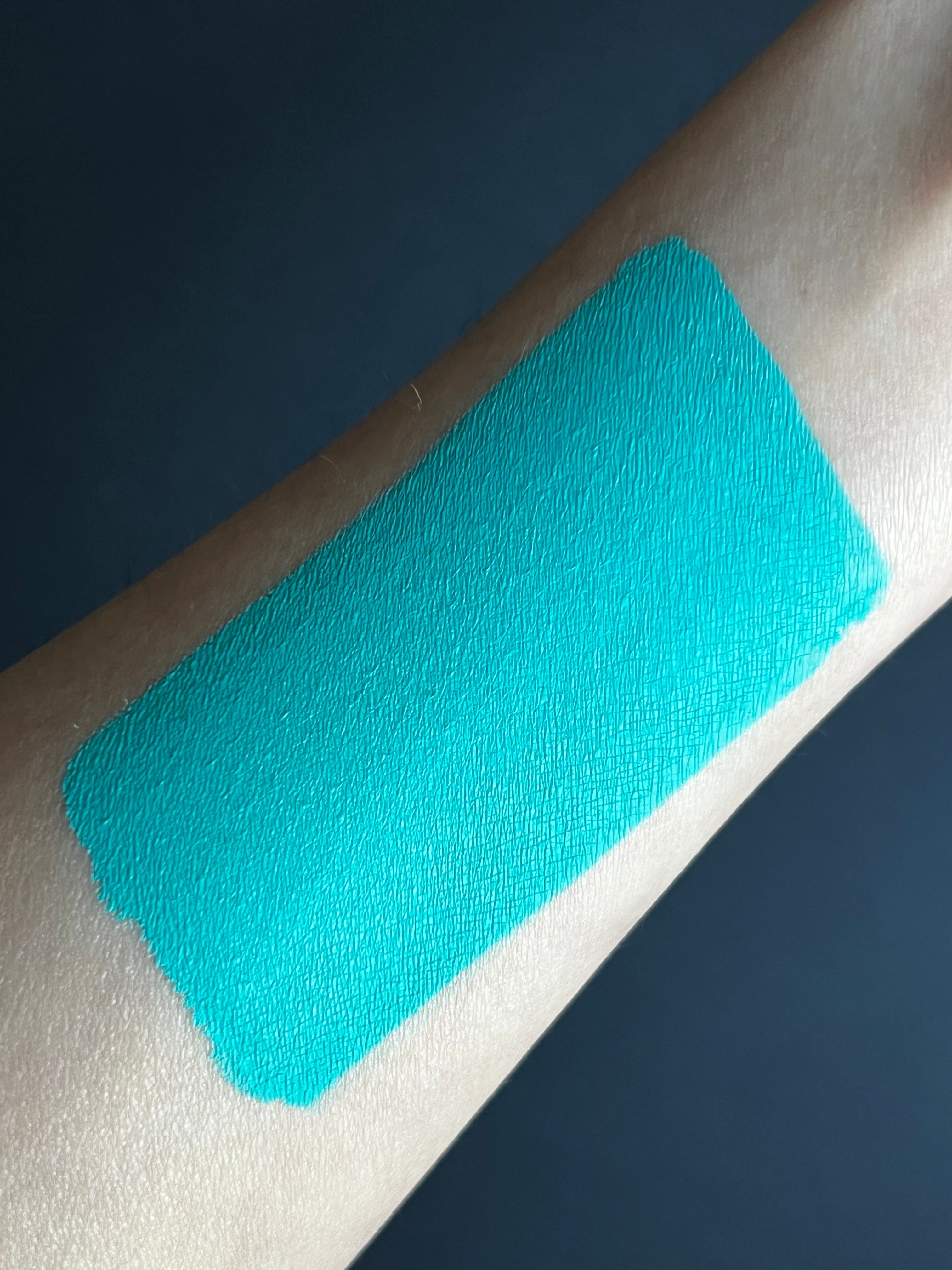23 - Cyan (Blue) Water Activated Graphic Liner