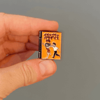 Naruto™ Kakashi Icha Icha Pin - 