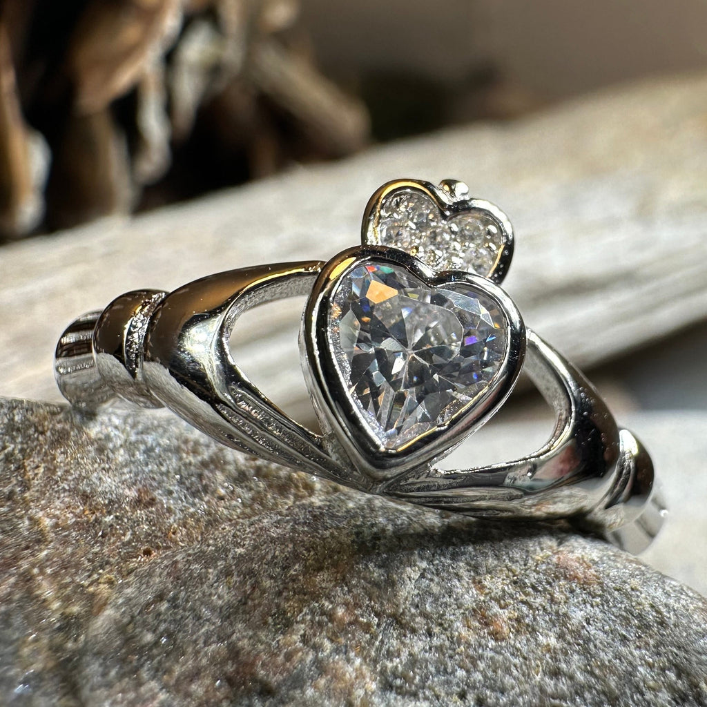 Debutante Claddagh Ring