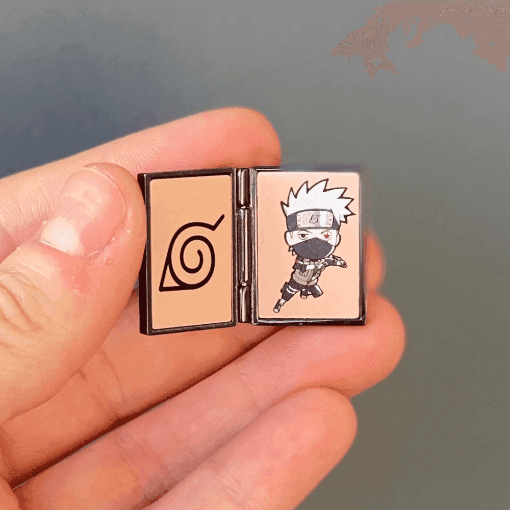 Naruto™ Kakashi Icha Icha Pin - 