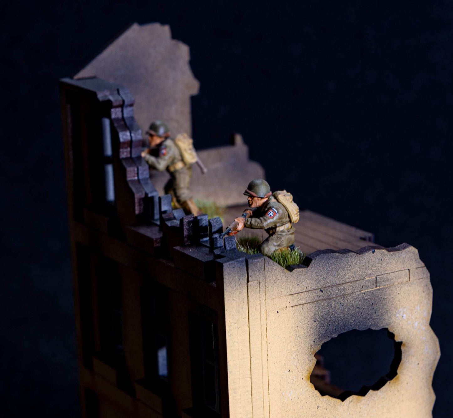 28mm European Building - 28MPNT515 (Painted and Assembled) - 