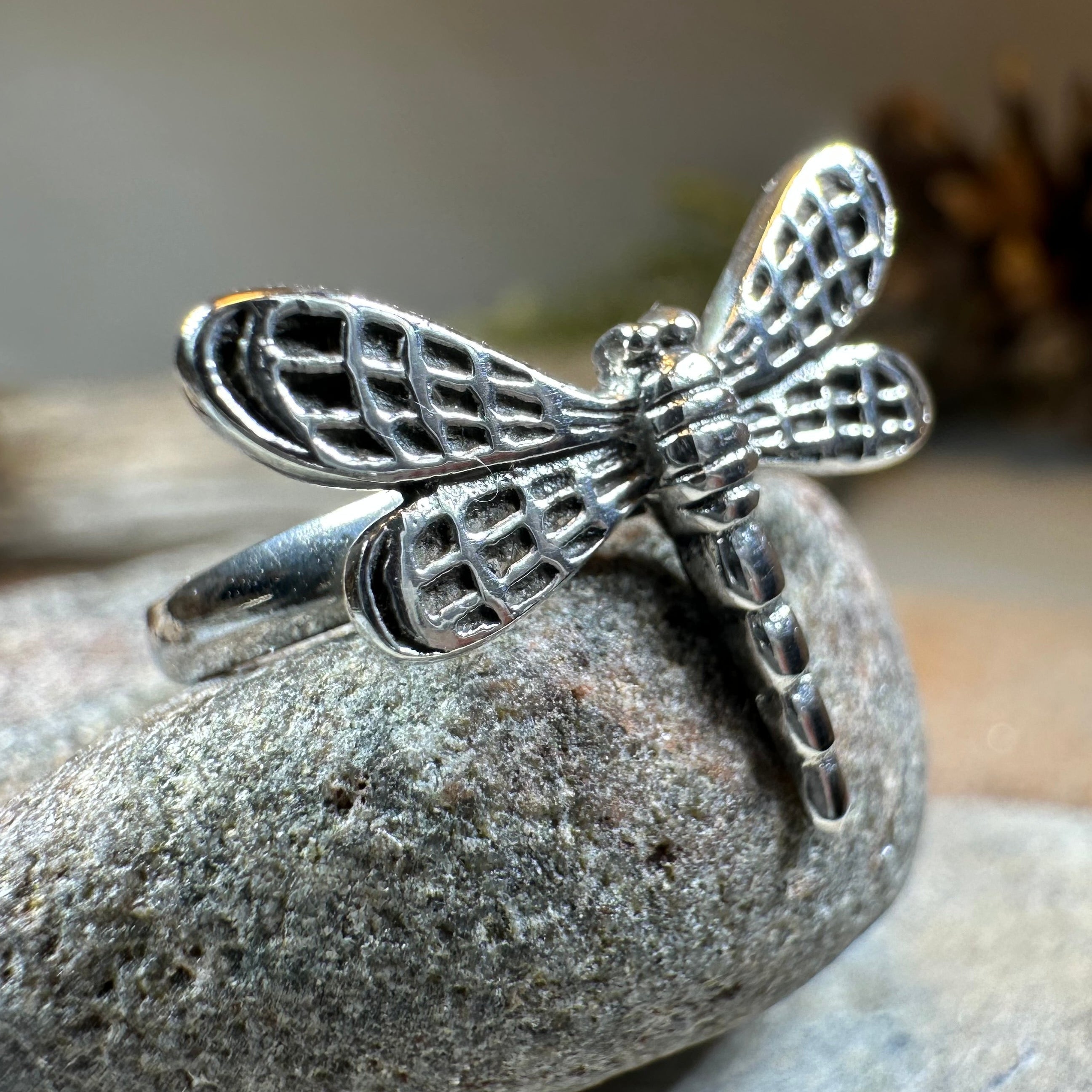 Flutter Dragonfly Ring
