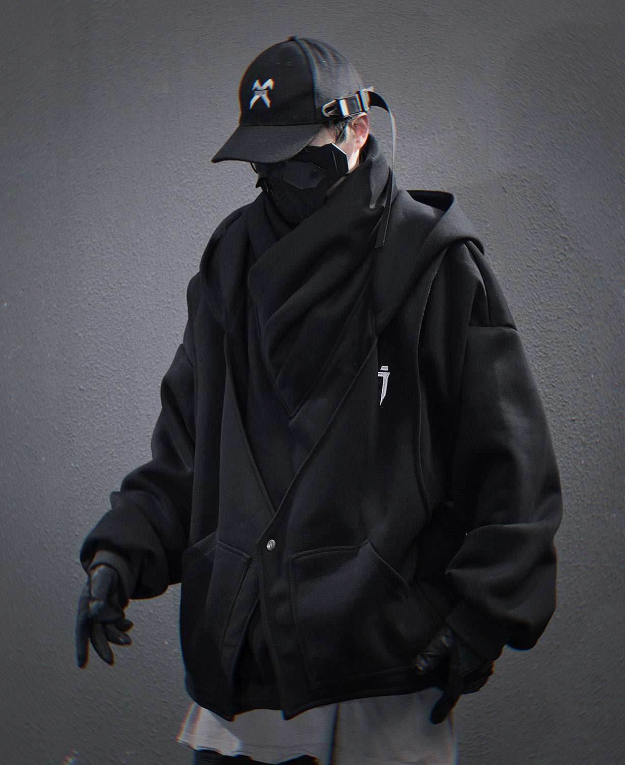 HiH57 Black Assassin Hoodie - M
