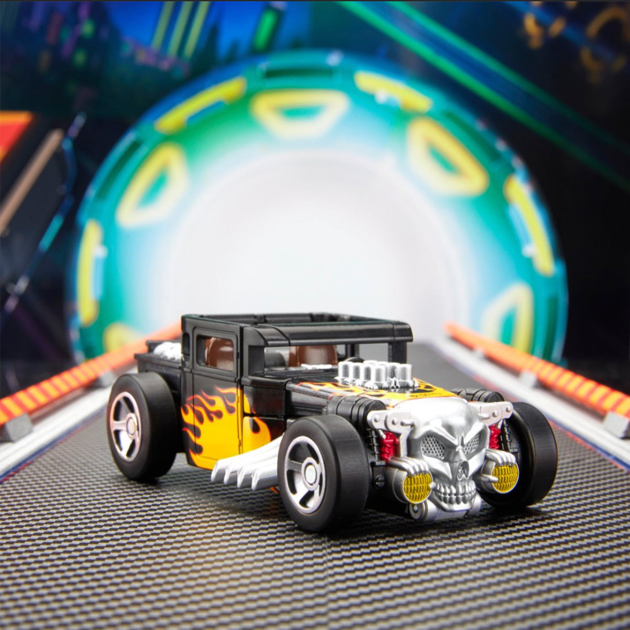 Transformers Collaborative Hot Wheels x Transformers Bone Shaker