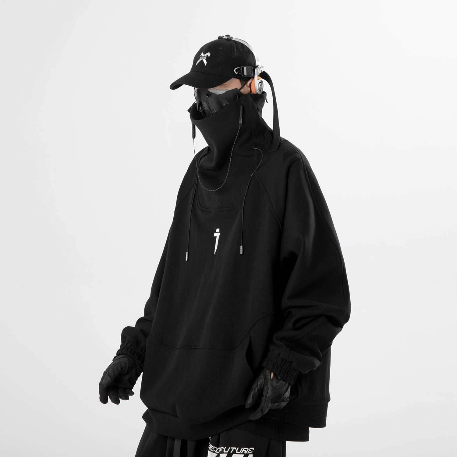 HiH49 Precision High Neck Black Sweater - M