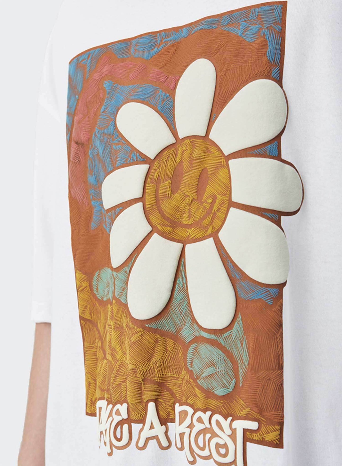 Color Artwork Daisy Tee - White / M