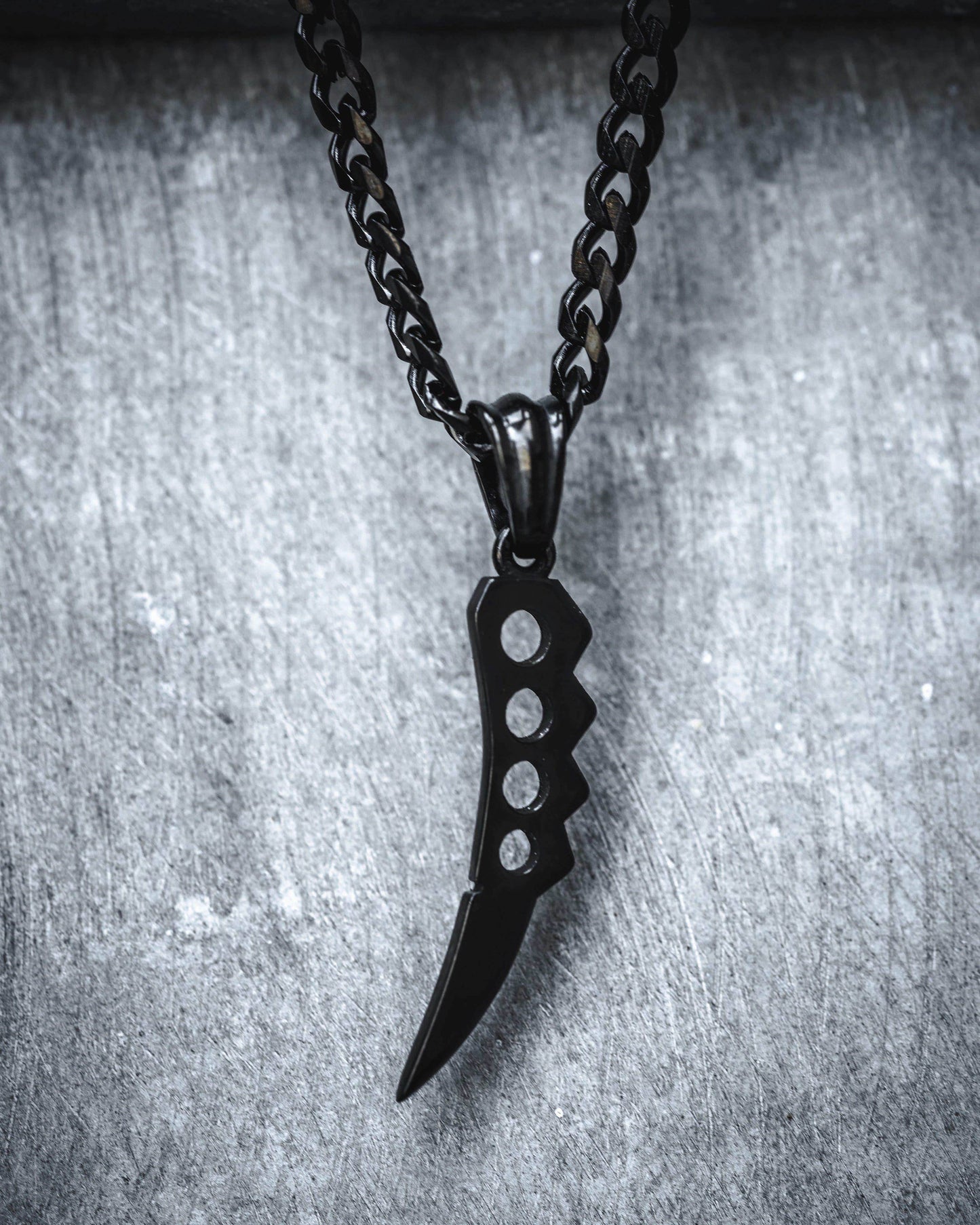 Naruto™ Asuma's Chakra Blade Necklace - Black