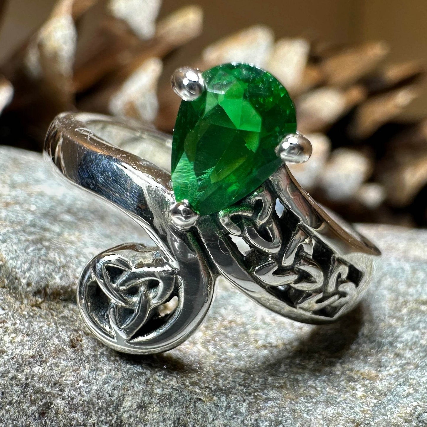 Emerald Dream Trinity Knot Ring - 4