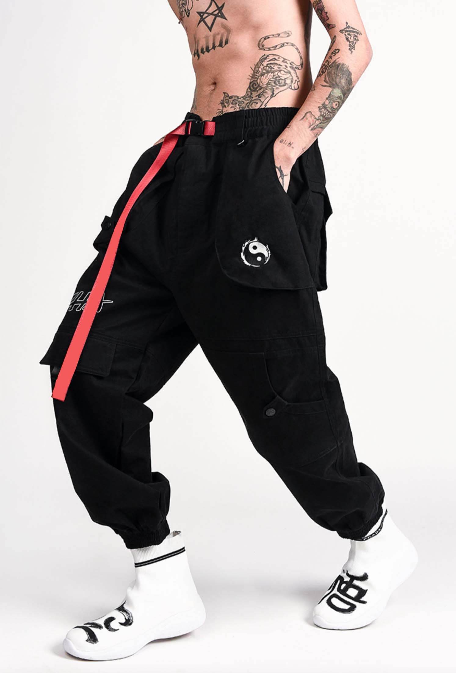 IBP332 Yin Yang Black Cargo Pants - Black / S