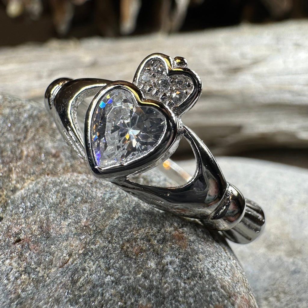 Debutante Claddagh Ring