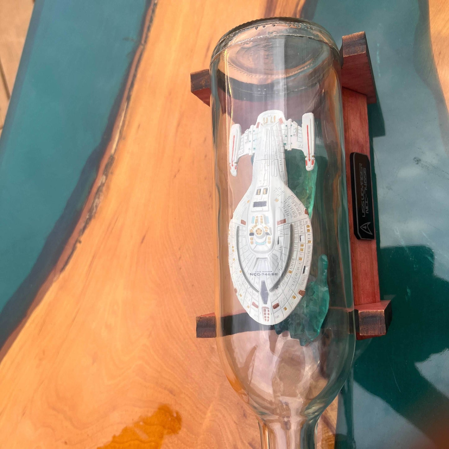 Star Trek NCC-74656 Voyager in a Bottle - 