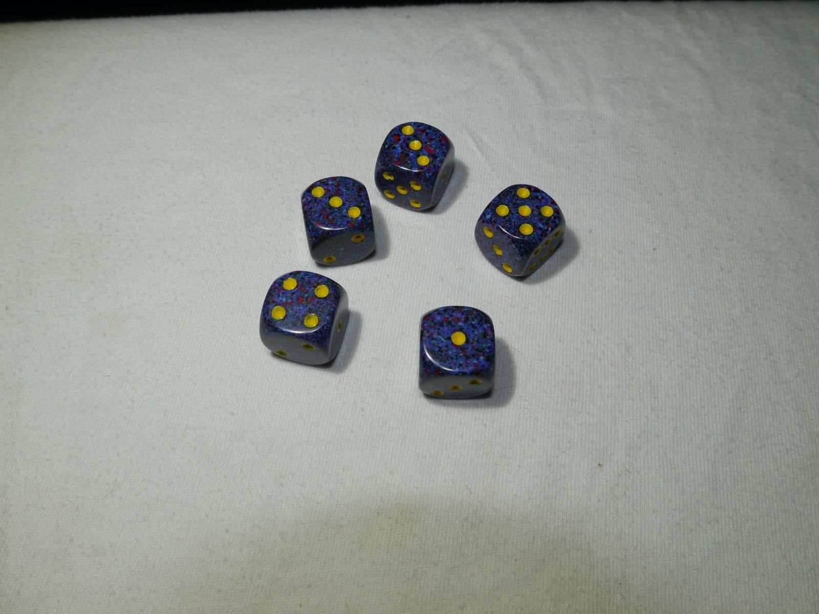 Twilight Speckled 16mm D6 RPG Chessex Dice Blue/ Yellow - 