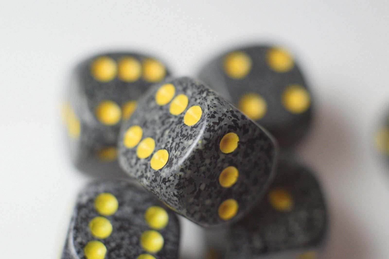 Urban Camo Speckled 16mm D6 Pipped | Sold Per Die (Black/Grey/Yellow) - 