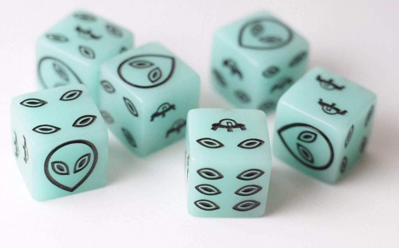 NEW Green Dice with Black Aliens GLOWS Dice 6 Sided Bunco RPG D6 16mm Roll - 