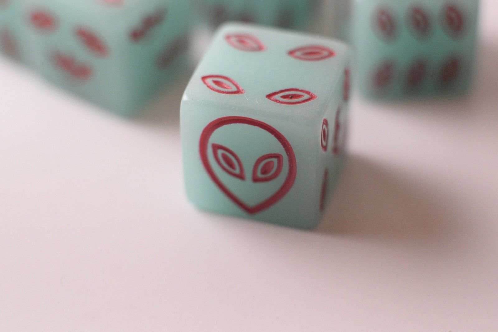 NEW Green Dice with Red Aliens GLOWS Dice Set 6 Sided Bunco RPG D6 16mm Roll - 1