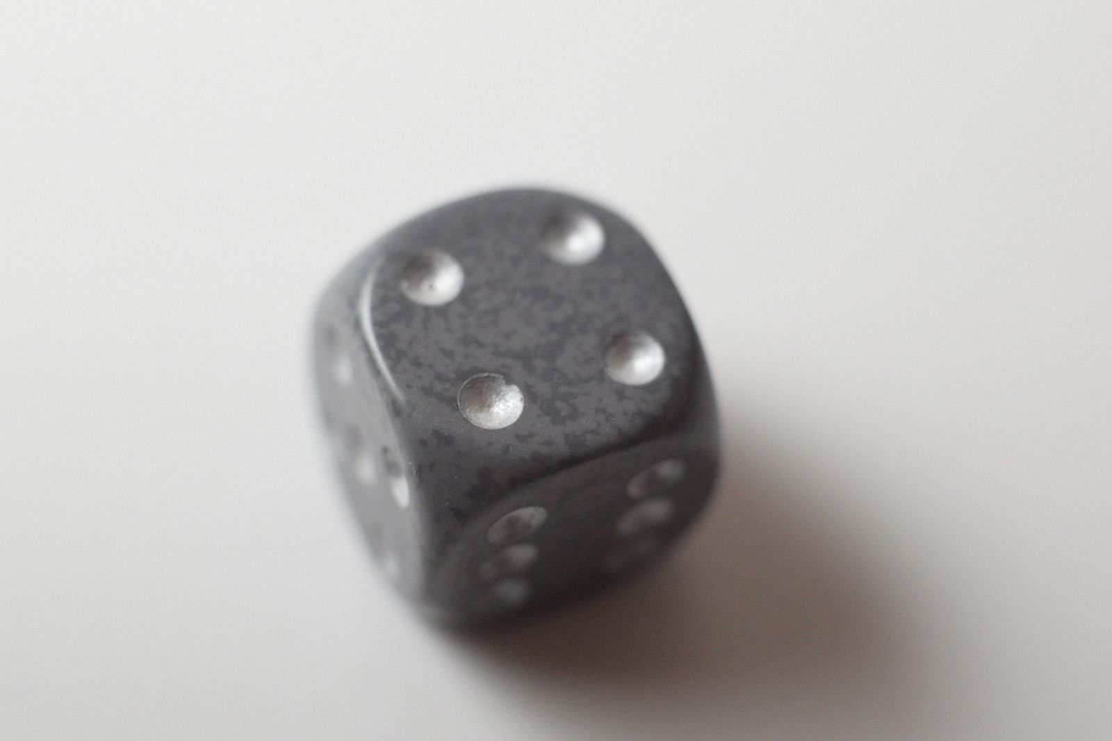 Hi-Tech Speckled 16mm D6 Pipped | Grey/Silver (sold per piece) - 