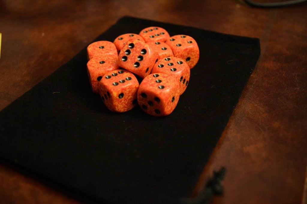 Fire Speckled 16mm D6 Pipped | Sold per die (Orange/Yellow/Blac) - 