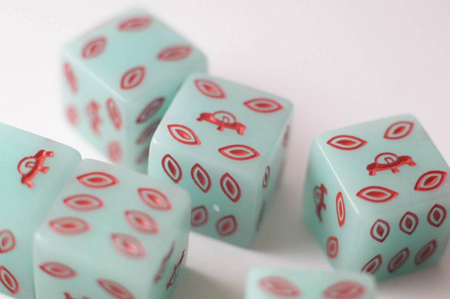 NEW Green Dice with Red Aliens GLOWS Dice Set 6 Sided Bunco RPG D6 16mm Roll - 1