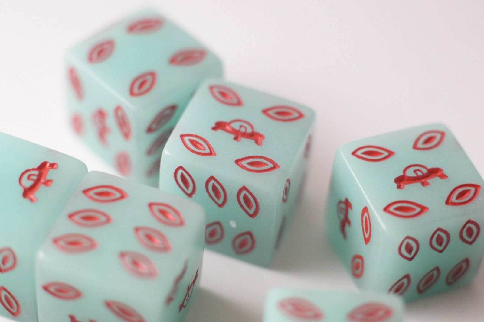 NEW Green Dice with Red Aliens GLOWS Dice Set 6 Sided Bunco RPG D6 16mm Roll - 1