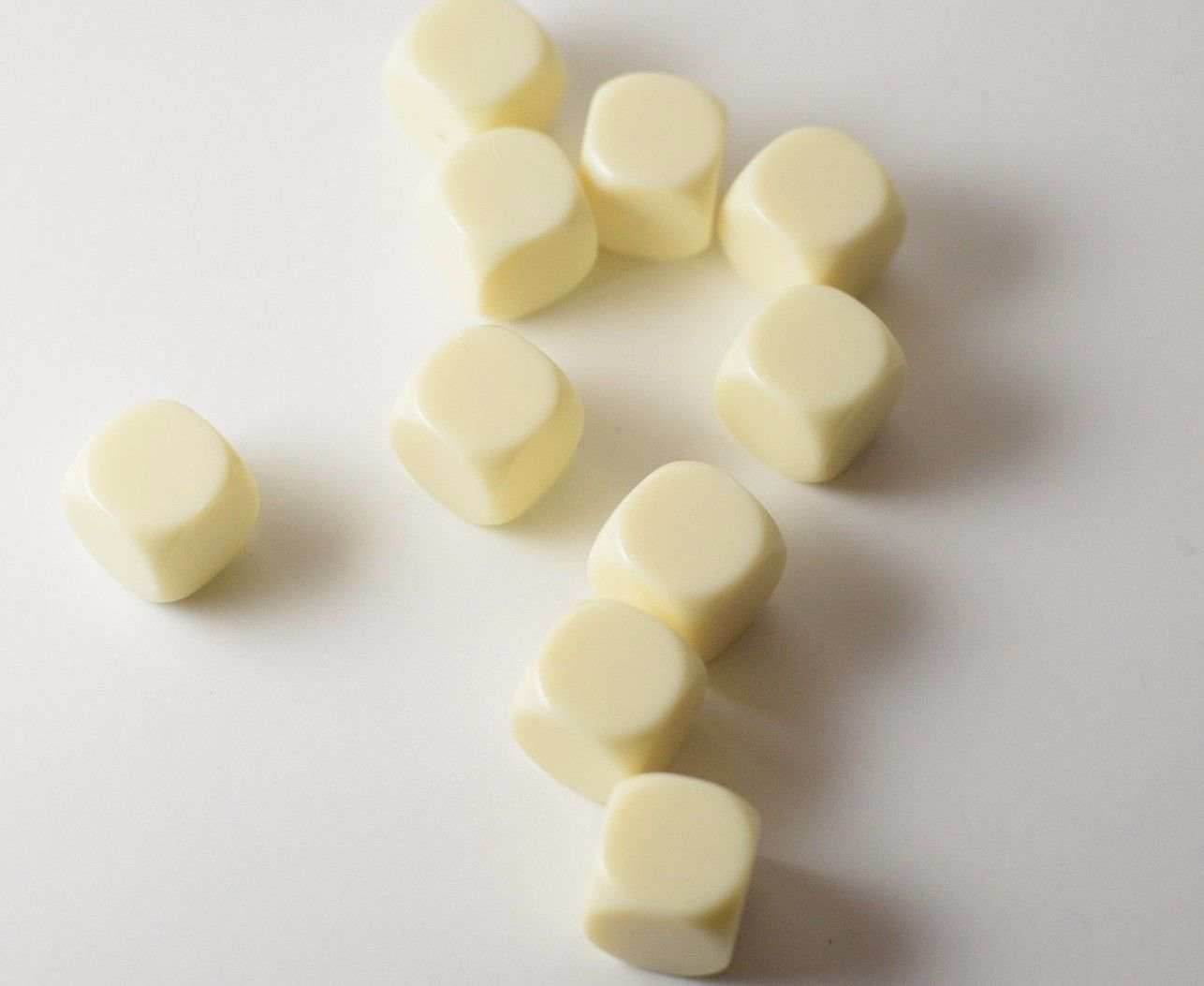 (Sold by Piece) Blank Ivory Dice / Counting Cubes 16mm D6 Square RPG Gaming Dice DIY - 