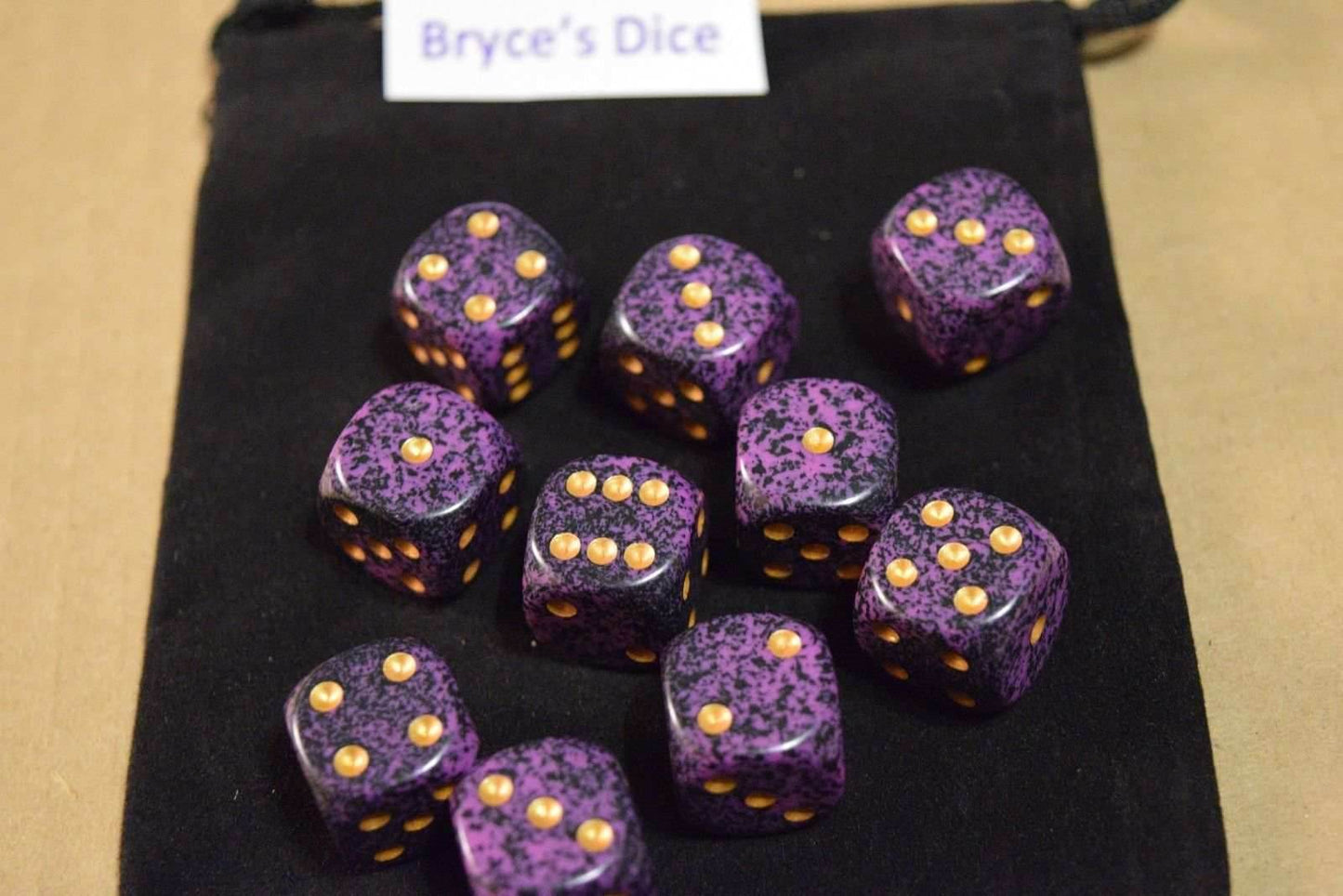 Hurricane Speckled 16mm D6 Pipped - 