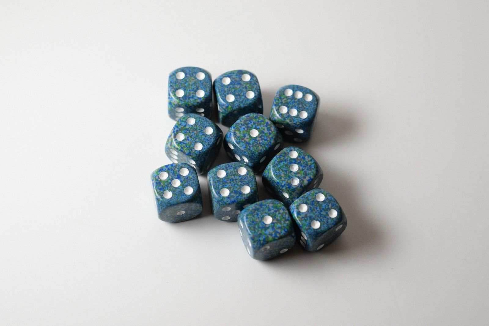 Sea Speckled 16mm D6 Pipped | Green/Blue/White (sold per die) - 