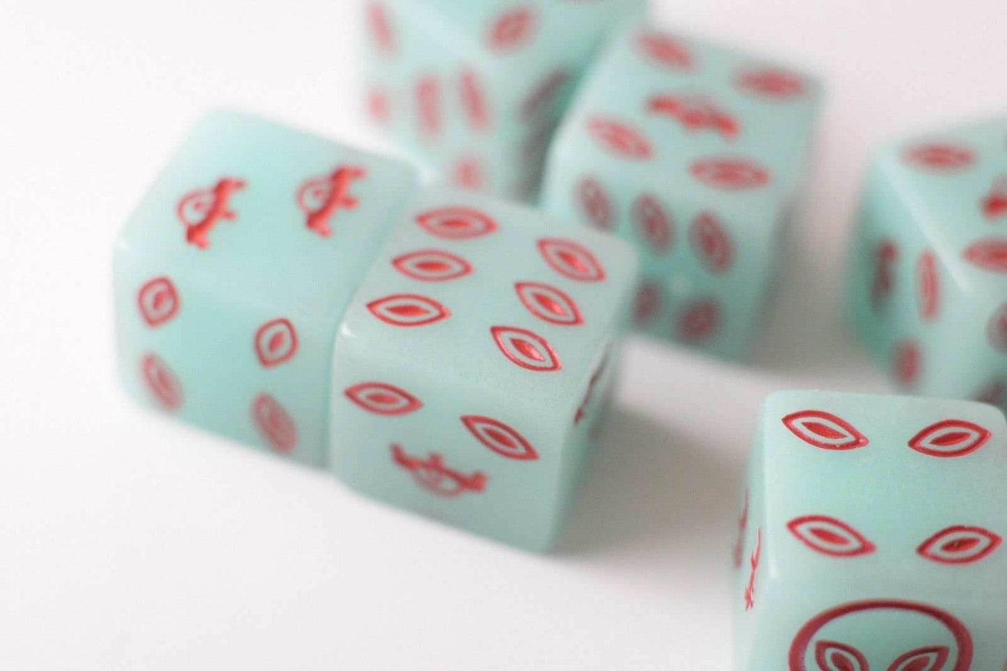 NEW Green Dice with Red Aliens GLOWS Dice Set 6 Sided Bunco RPG D6 16mm Roll - 1