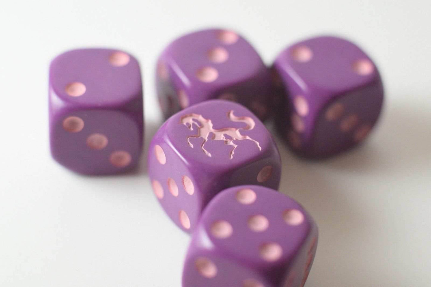 NEW Purple Dice with Pink Unicorns Dice 6 Sided Bunco RPG D6 16mm Roll - 