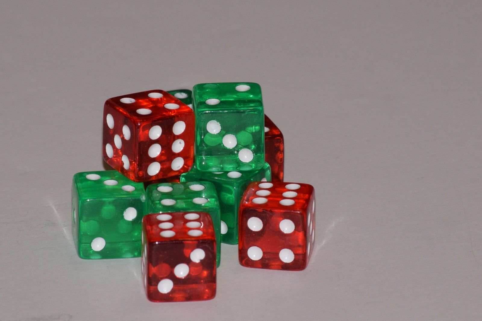 Christmas Dice Set 5 Green 5 Red Festive Unique Rare Set Casino Yahtzee Games - 