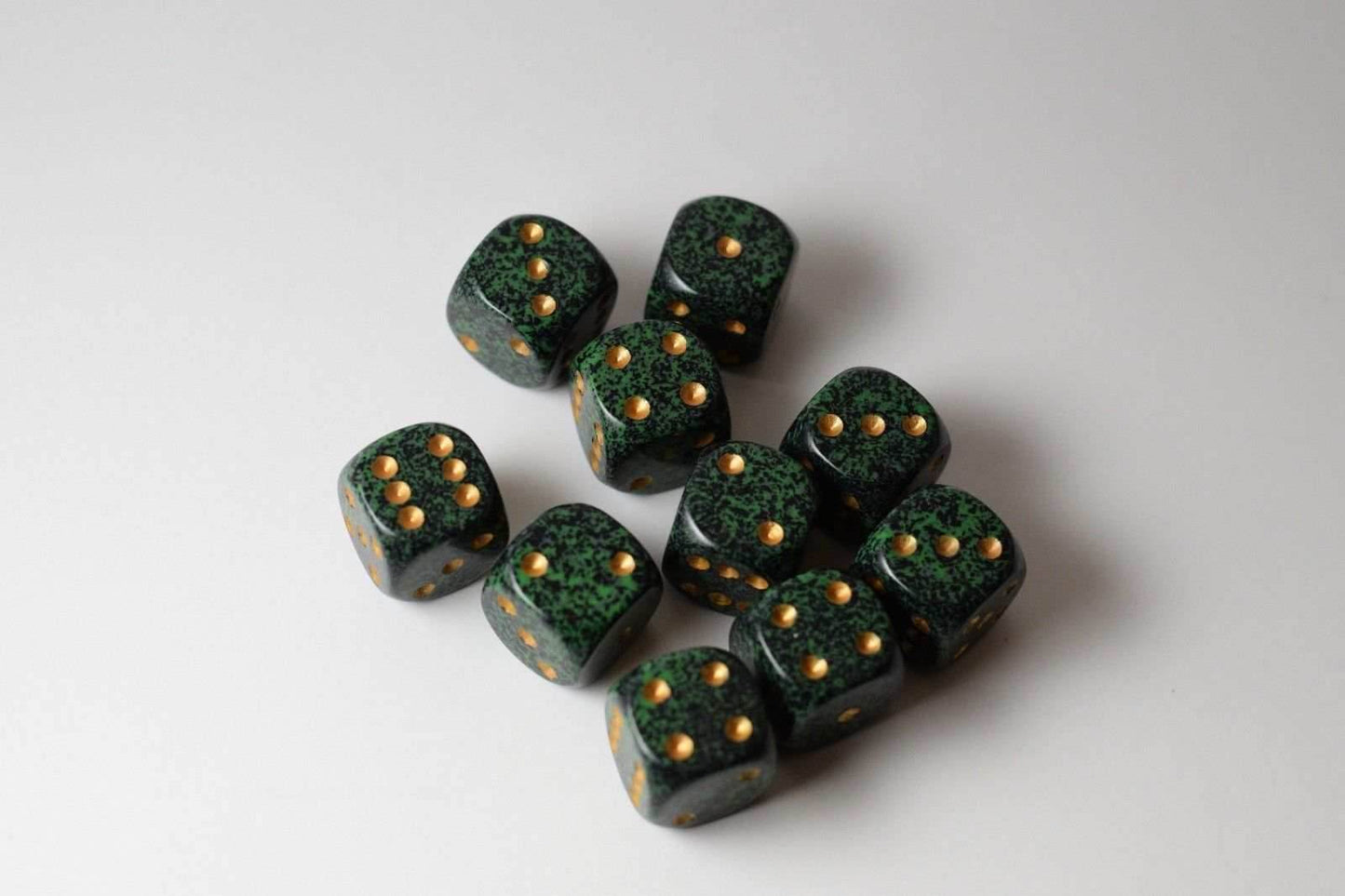 Golden Recon Speckled 16mm D6 Pipped - 