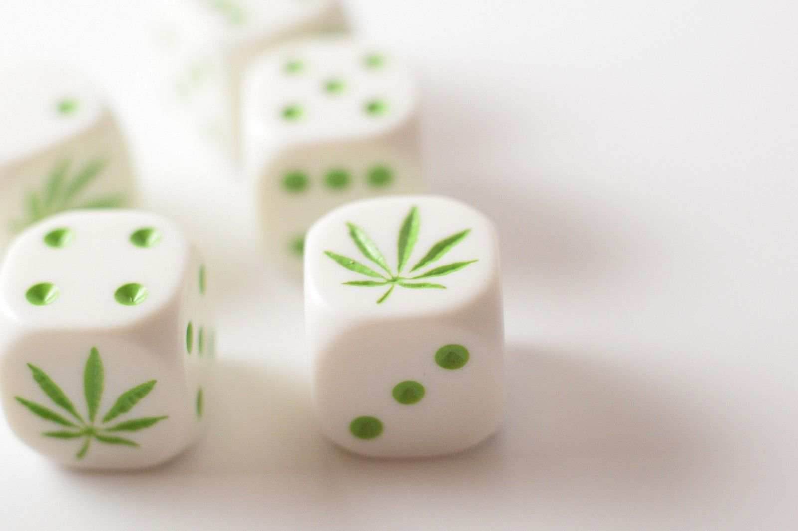 Six Sided D6 16mm Marijuana dice Die White with Green Pips 420 RPG (per piece) - 