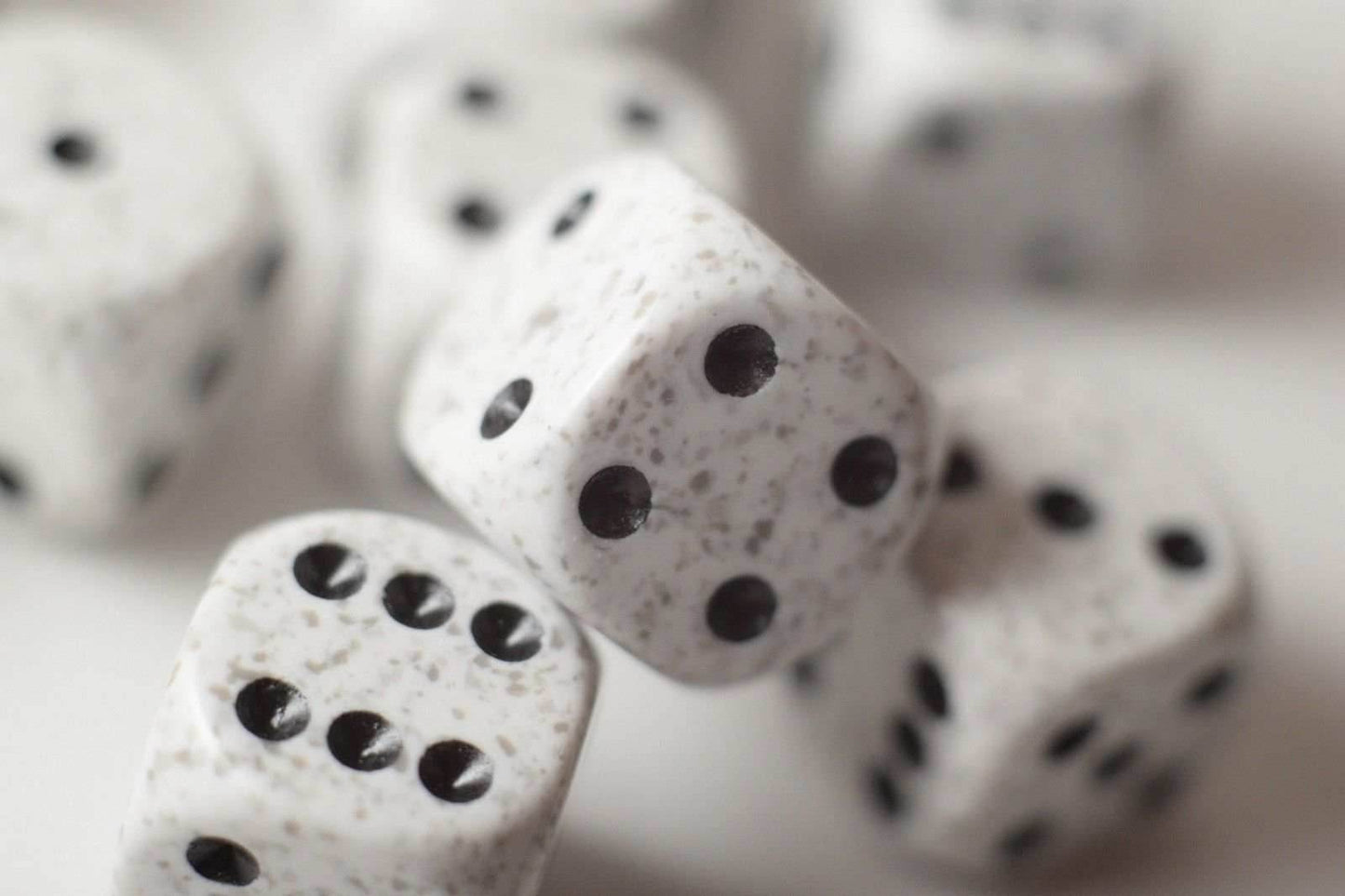 Arctic Camo Speckled 16mm D6 RPG Chessex | Sold Per Piece (White/Black) - 