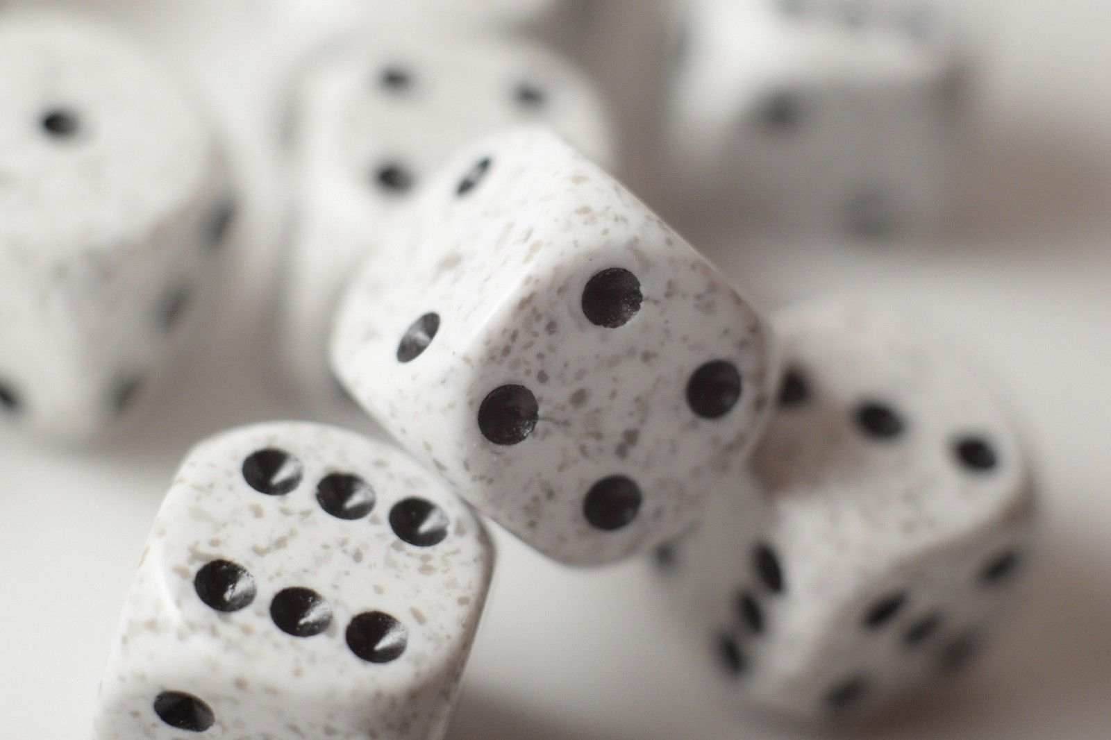 Arctic Camo Speckled 16mm D6 RPG Chessex | Sold Per Piece (White/Black) - 