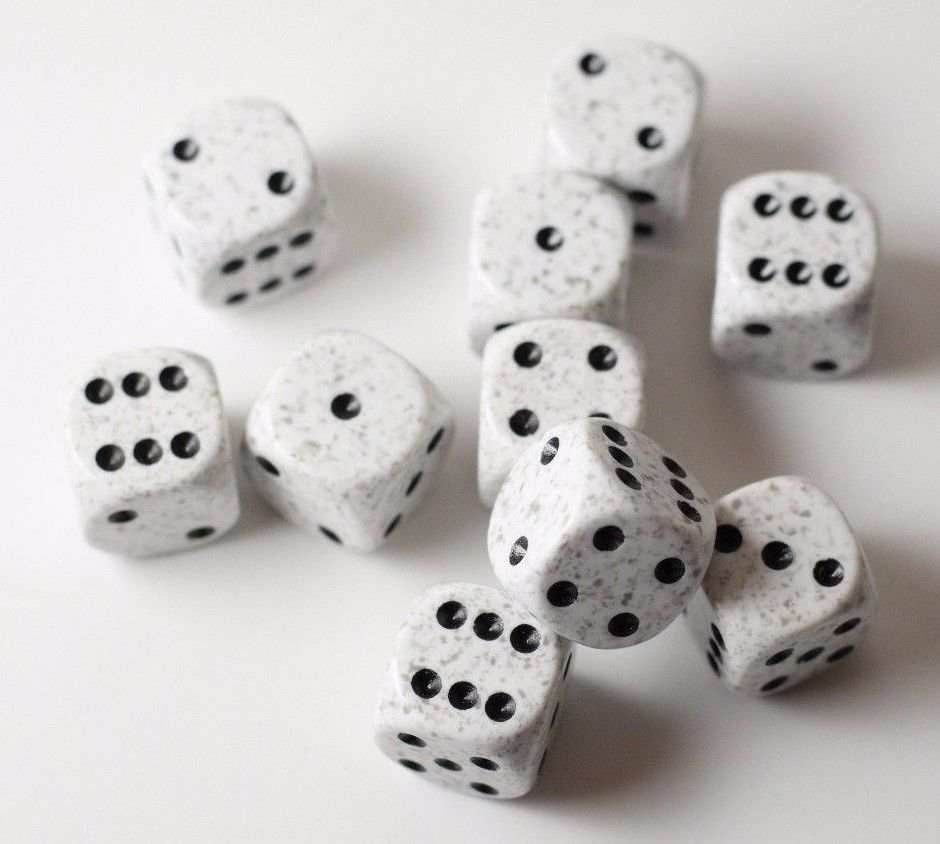 Arctic Camo Speckled 16mm D6 RPG Chessex | Sold Per Piece (White/Black) - 