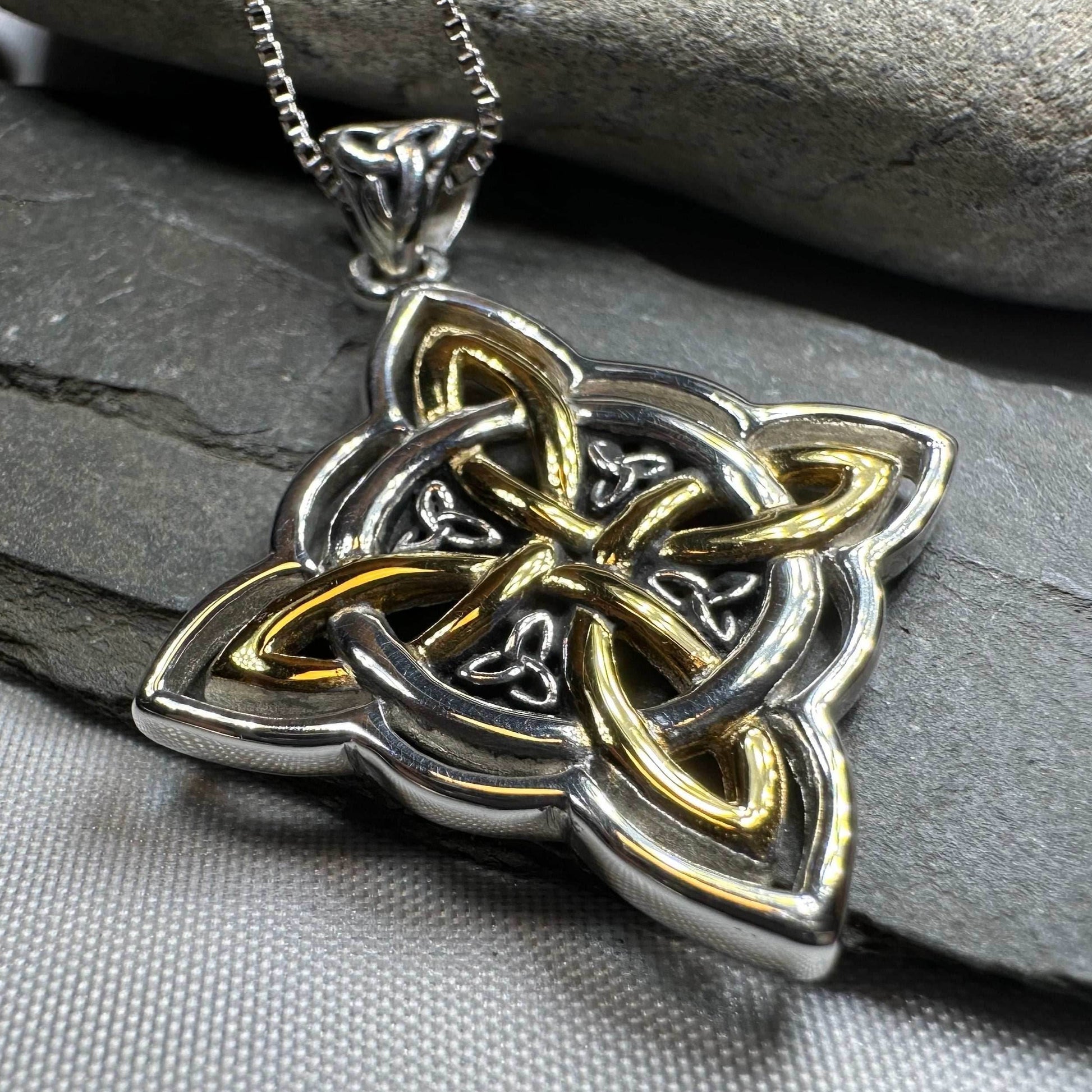 Classic Quaternary Knot Necklace - 18