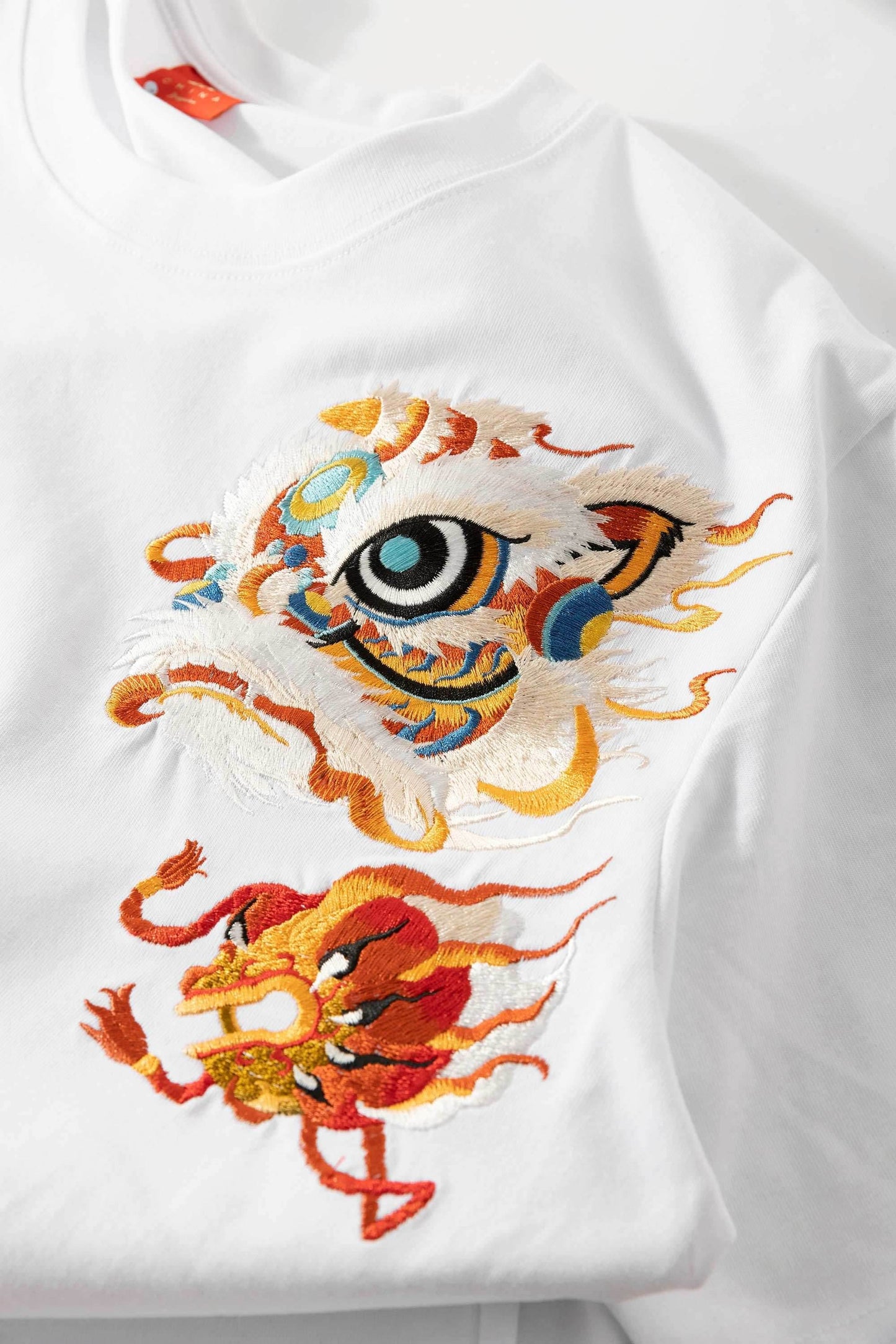 KH766 Lion Embroidery Tee - White / S