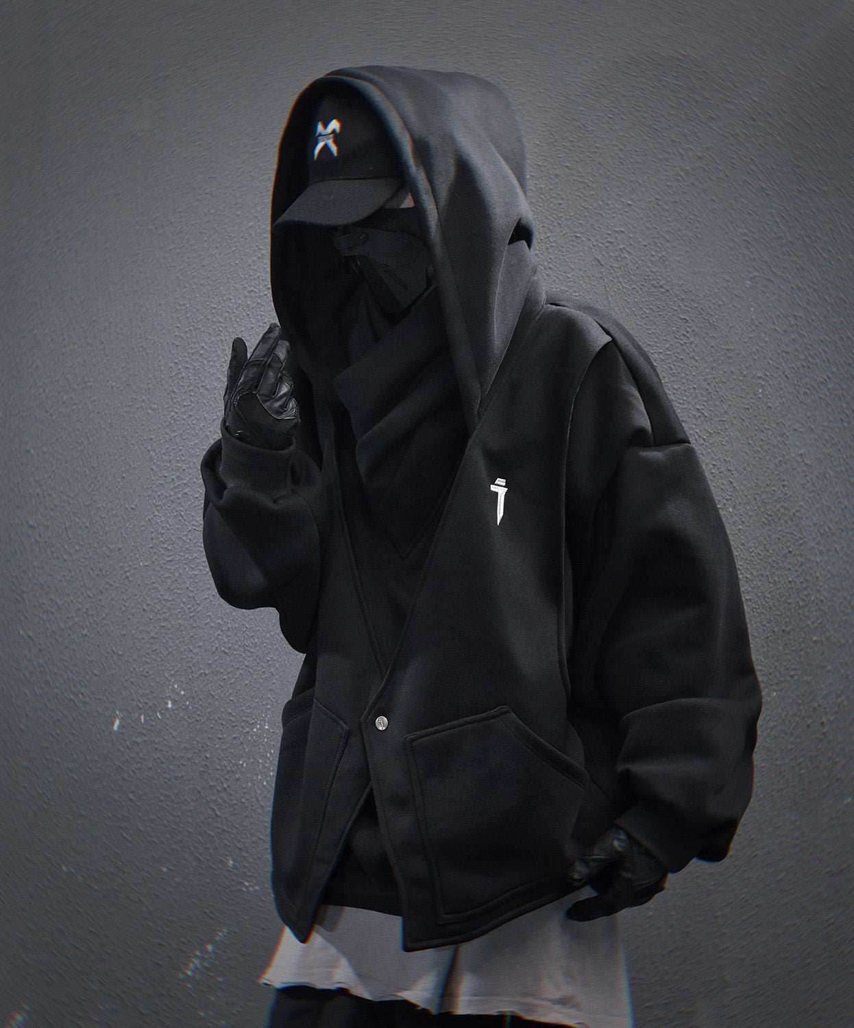 HiH57 Black Assassin Hoodie - M